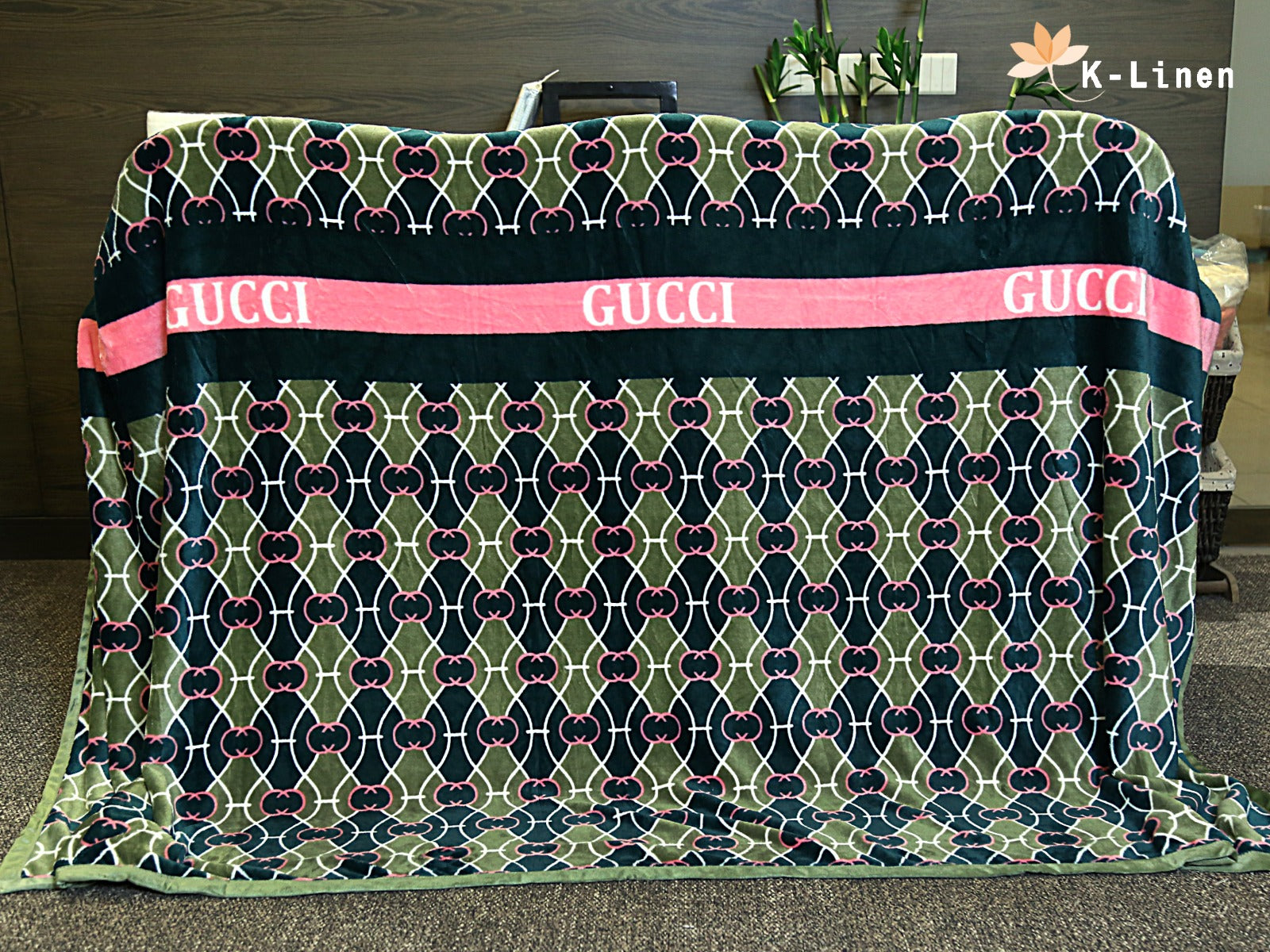 printed fleece blanket gucci green